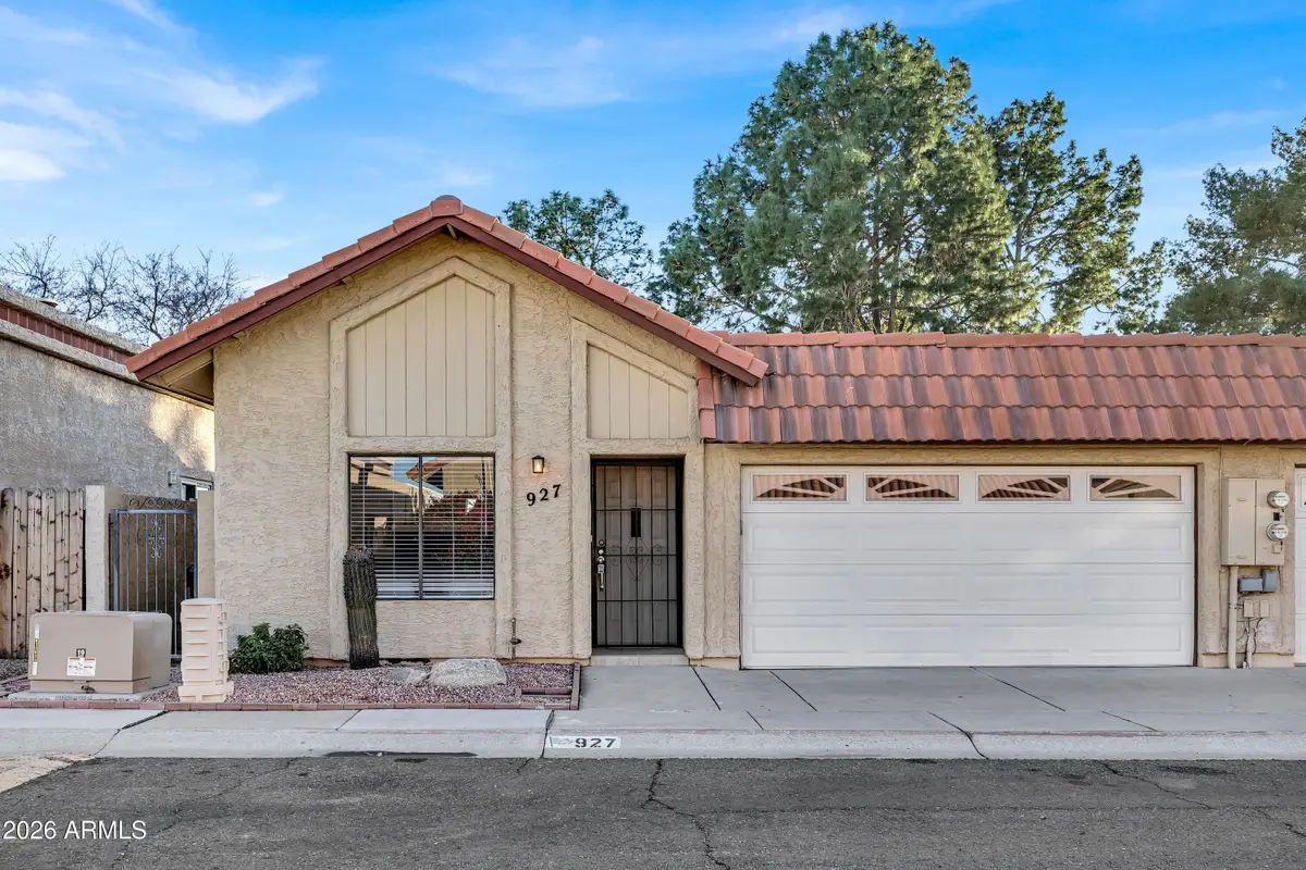 927 E Charleston Avenue, Phoenix, AZ 85022 - #1