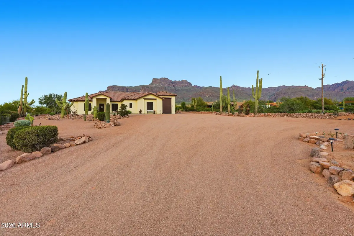1067 S Trigger Court, Apache Junction, AZ 85119 - #1