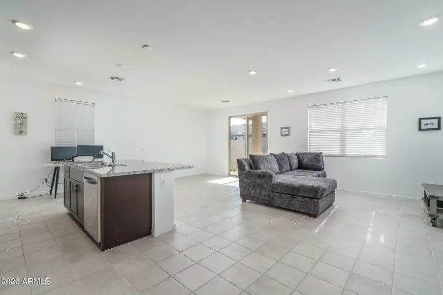 8825 W Albeniz Place, Tolleson, AZ 85353 - Image #3