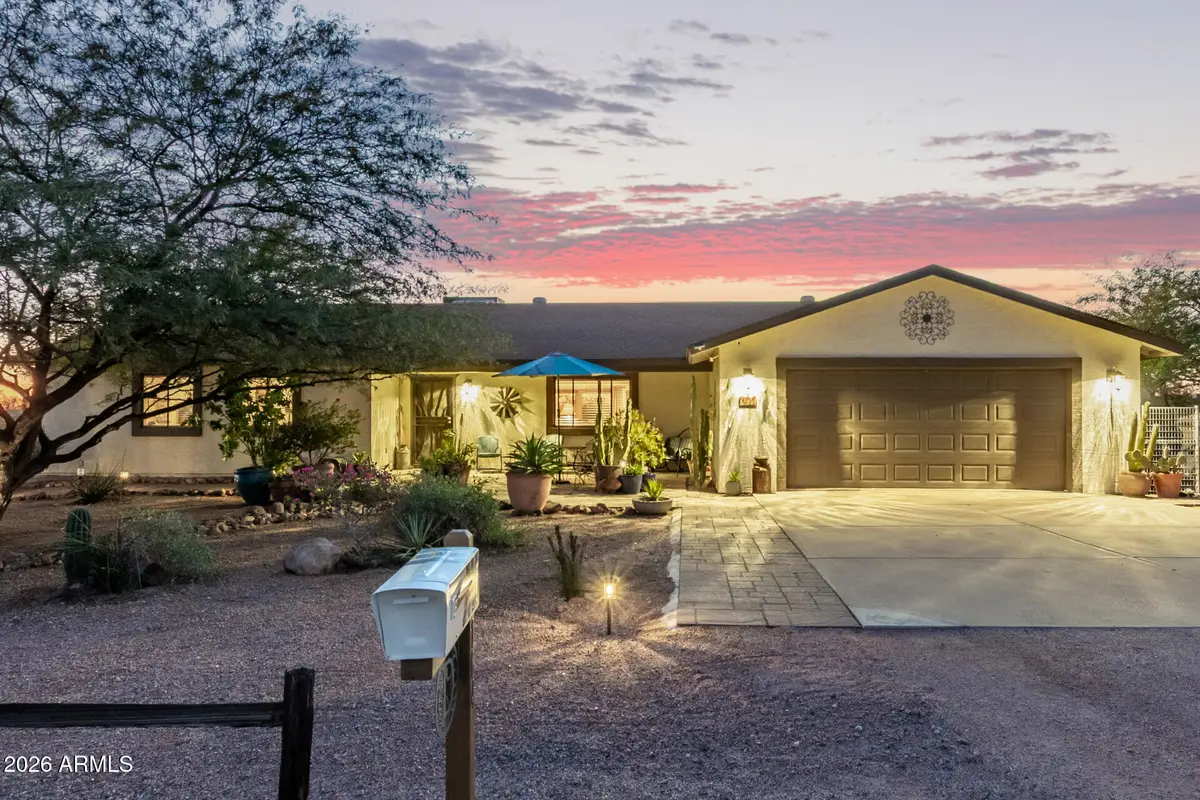 164 S Sixshooter Road, Apache Junction, AZ 85119 - Image #1