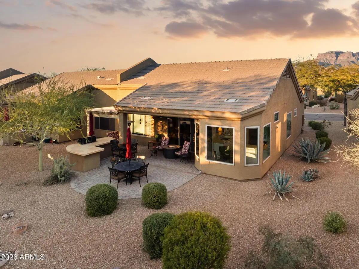 7217 E Canyon Wren Drive, Gold Canyon, AZ 85118 - Image #1