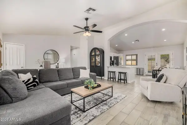 2284 E Stottler Drive, Gilbert, AZ 85296