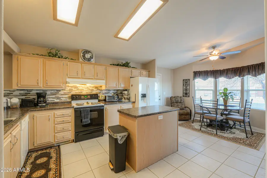 918 E Lincolnwood Circle, Casa Grande, AZ 85194 - #2