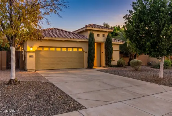 2747 E Canyon Creek Drive, Gilbert, AZ 85295