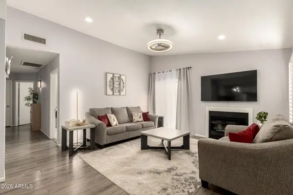 5028 W Gelding Drive, Glendale, AZ 85306