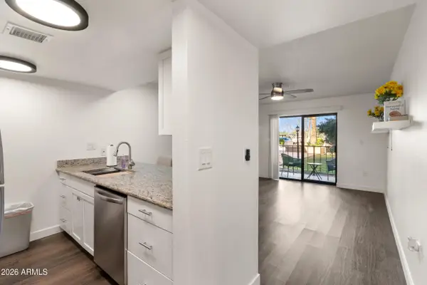 3033 E Devonshire Avenue #1018, Phoenix, AZ 85016