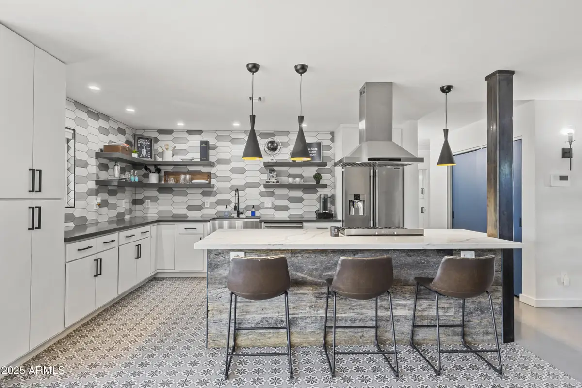 3355 N 6th Avenue, Phoenix, AZ 85013 - Image #1