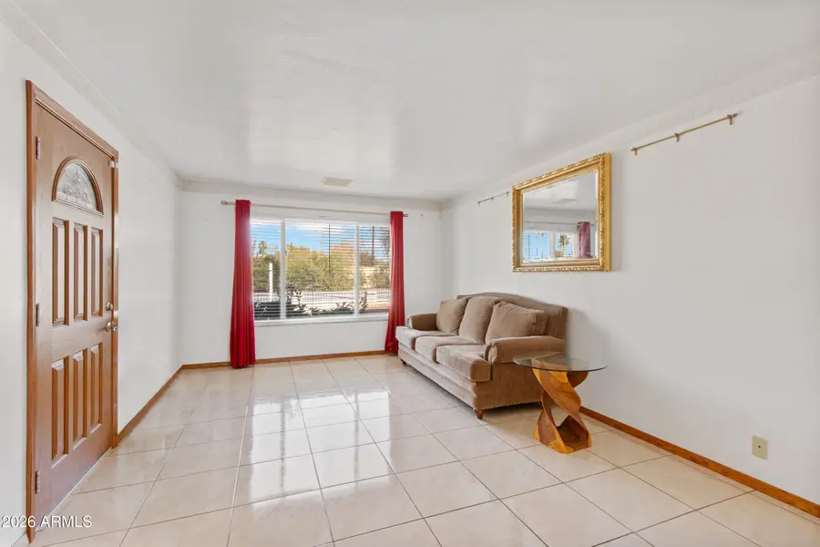 3827 E Vernon Avenue, Phoenix, AZ 85008 - #3