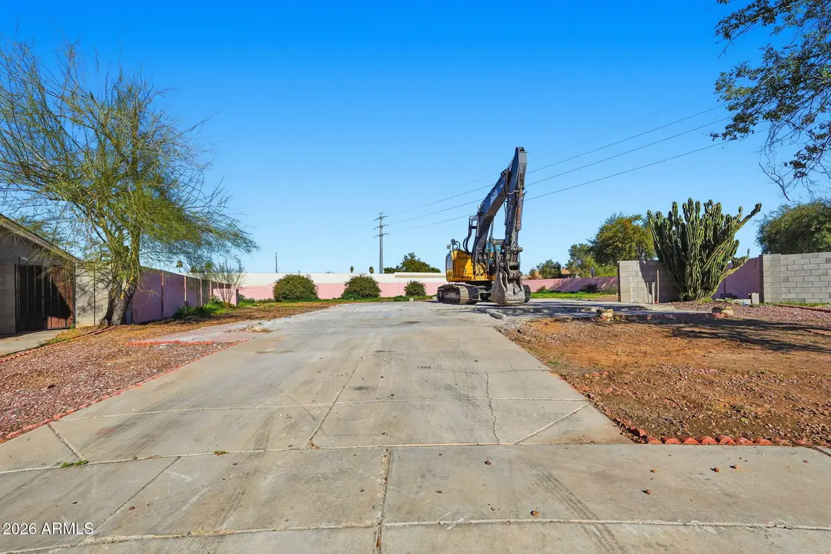 7106 W Sheila Lane #4, Phoenix, AZ 85033 - #1