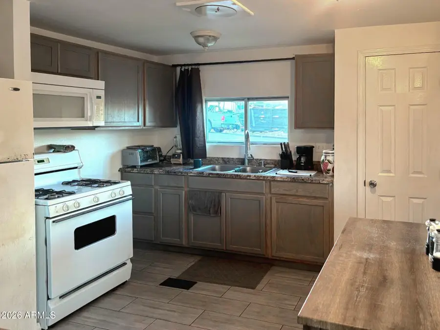 20877 E Deer Valley Lane, Mayer, AZ 86333 - Image #2