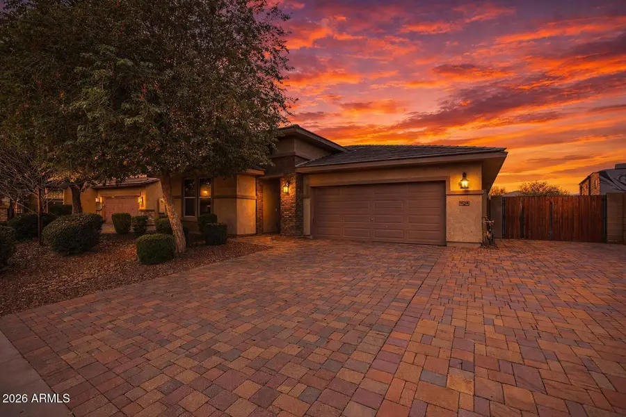 18248 W Montecito Avenue, Goodyear, AZ 85395 - #2