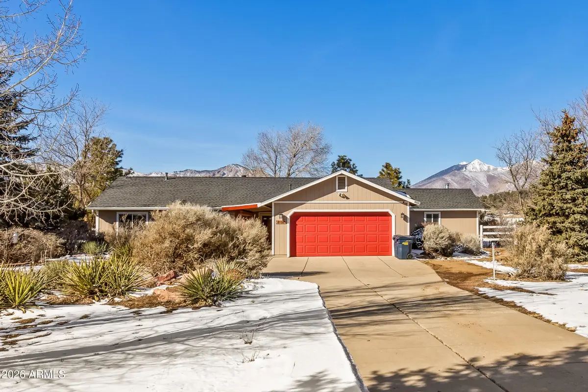 8980 Crystal View Lane, Flagstaff, AZ 86004 - Image #1