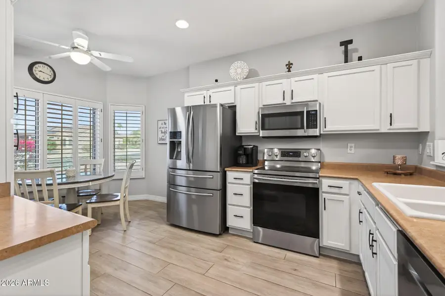 17713 N Thoroughbred Drive, Surprise, AZ 85374 - Image #2