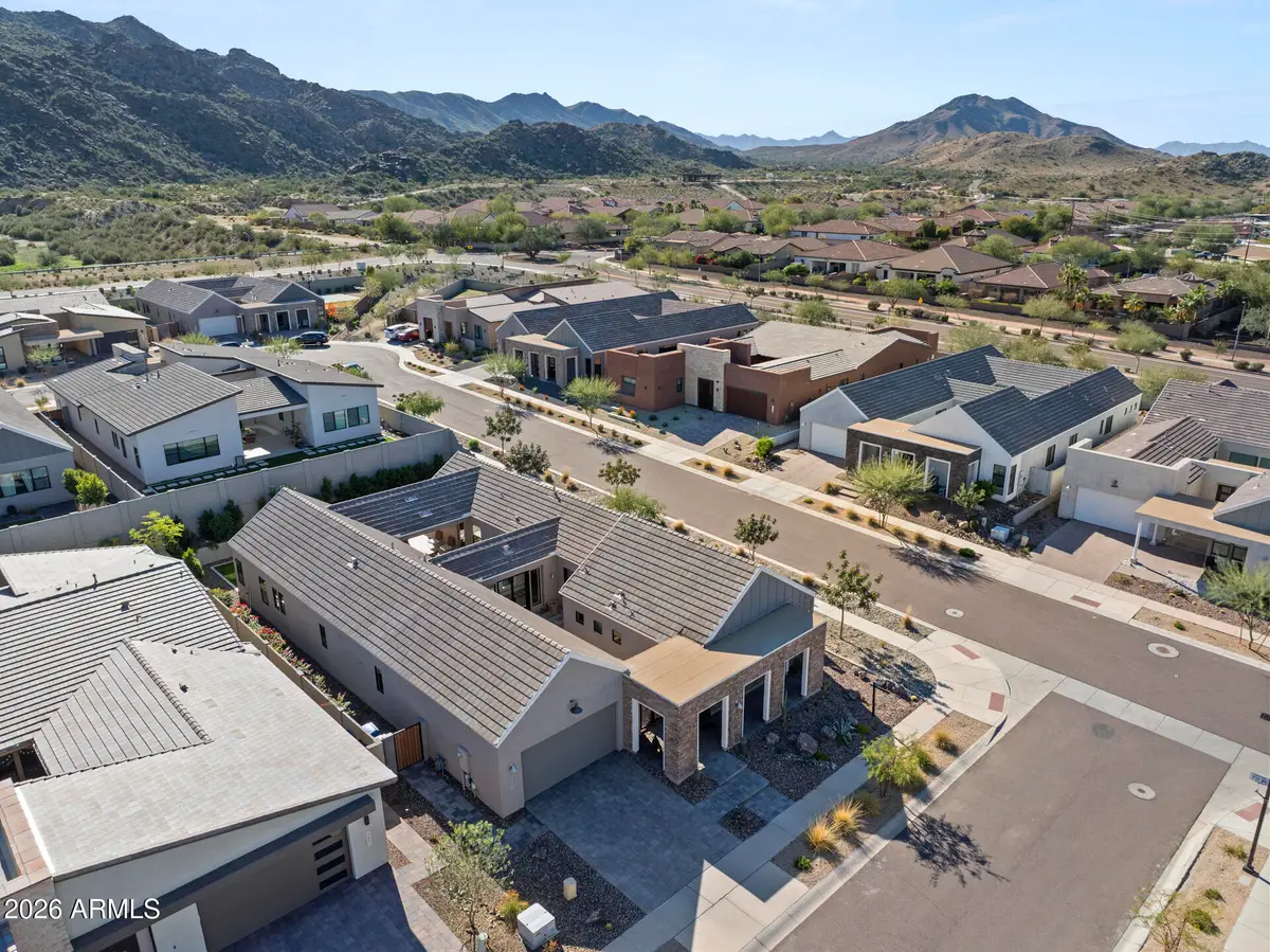 713 E Kachina Trail, Phoenix, AZ 85042 - #1