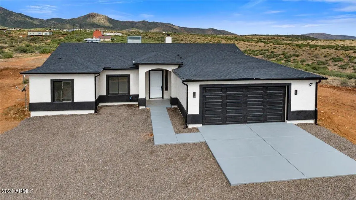 320 S Hoss Road, Dewey, AZ 86327 - Image #1