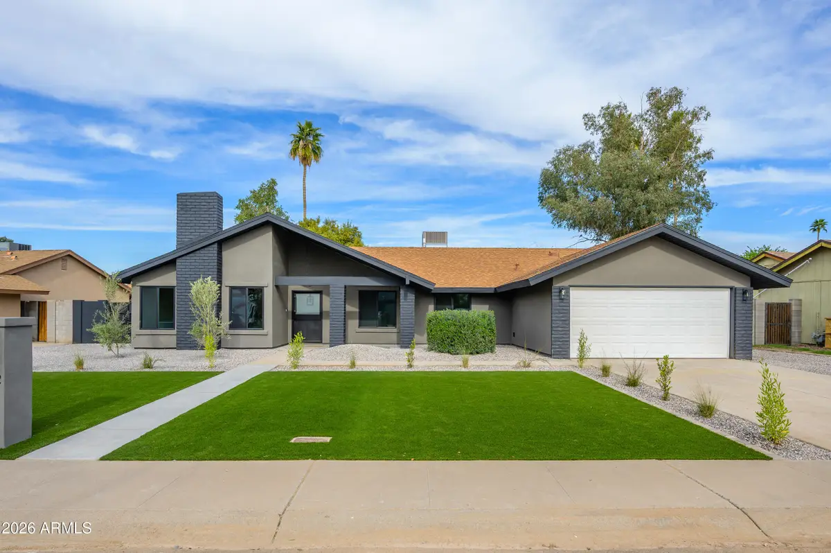 2432 W Saint Moritz Lane, Phoenix, AZ 85023 - Image #1