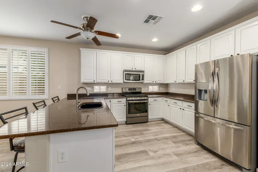 16060 W Mercer Lane, Surprise, AZ 85379 - Image #2