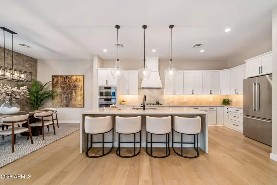 3810 E Clarendon Avenue, Phoenix, AZ 85018 - Image #2