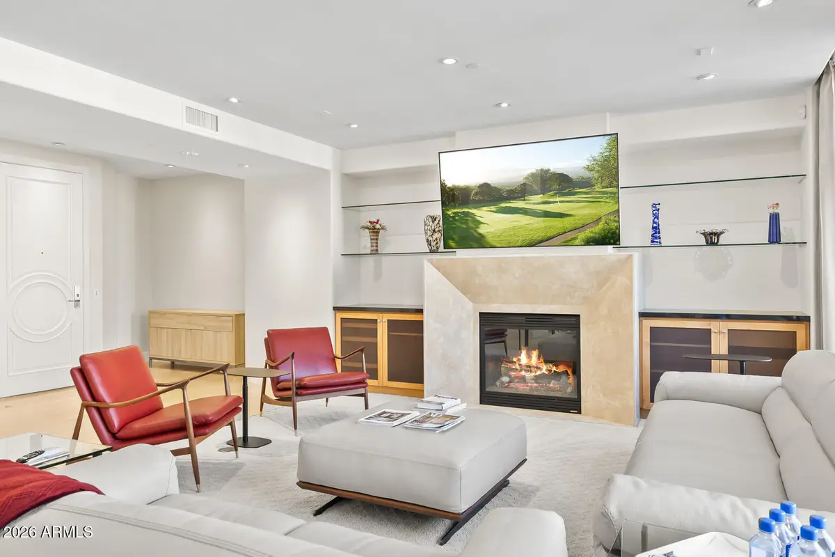 2402 E Esplanade Lane #704, Phoenix, AZ 85016 - Image #1