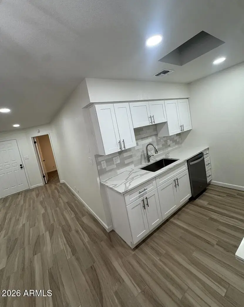 426 W Pontiac Drive #6, Phoenix, AZ 85027 - Image #2