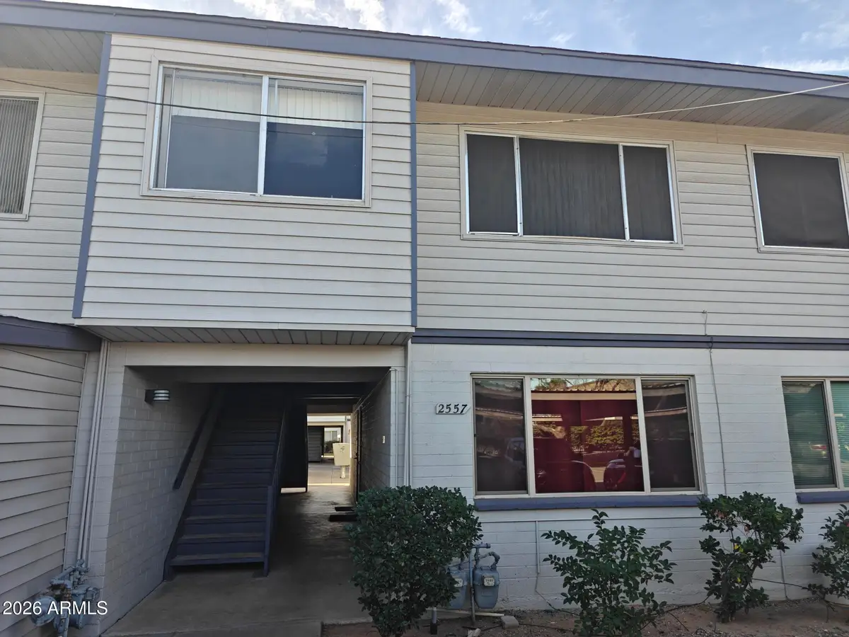 2557 W Rose Lane #204, Phoenix, AZ 85017 - Image #1