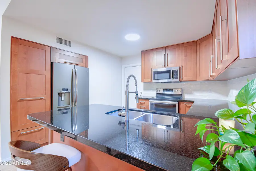 3858 E Bighorn Avenue, Phoenix, AZ 85044 - Image #3