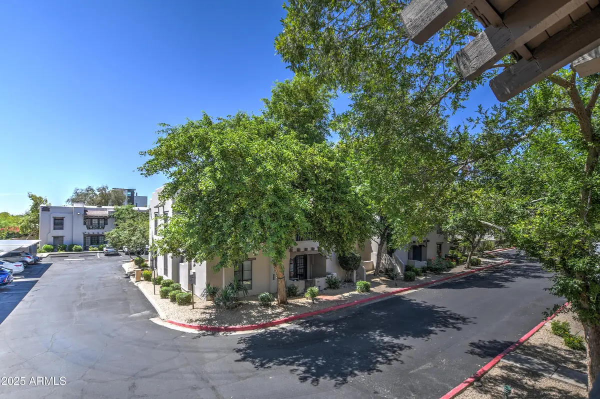 7300 N Dreamy Draw Drive #202, Phoenix, AZ 85020 - Image #1