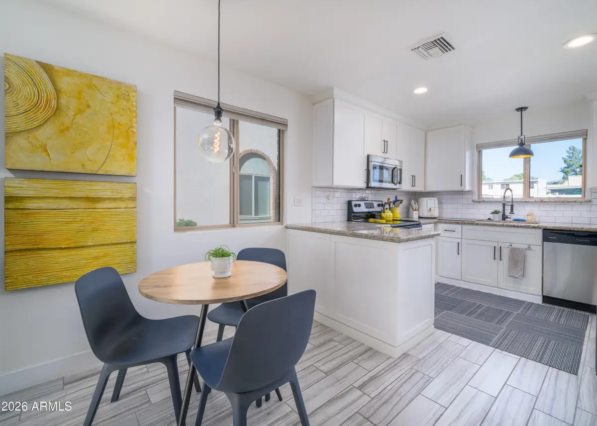 8145 N Central Avenue #17, Phoenix, AZ 85020 - Image #1