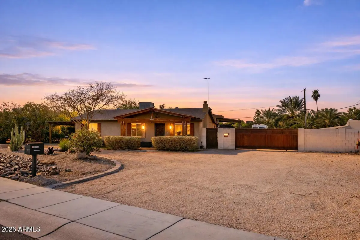 12042 N 30th Place, Phoenix, AZ 85028 - Image #1