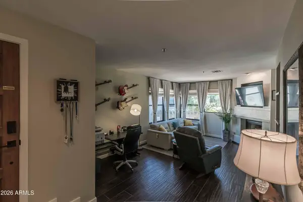 10080 E Mountainview Lake Drive #204, Scottsdale, AZ 85258