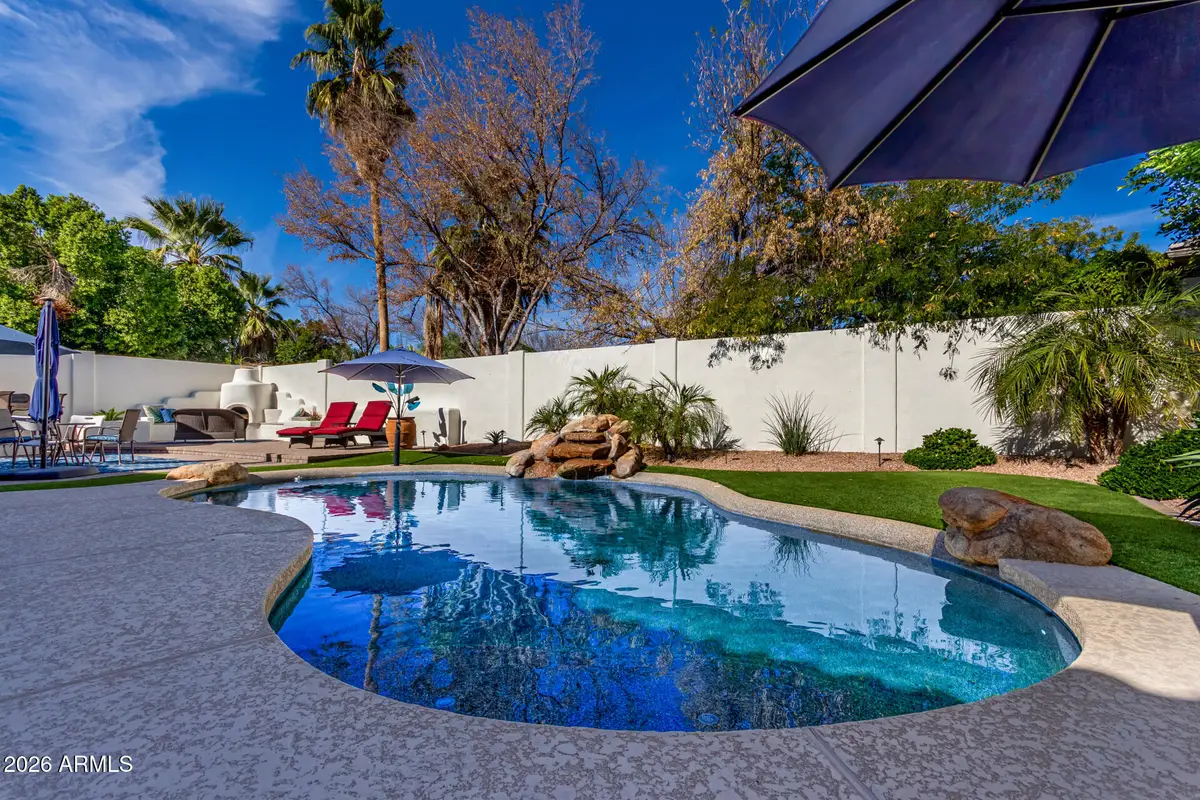 350 W Vinedo Lane, Tempe, AZ 85284 - Image #1