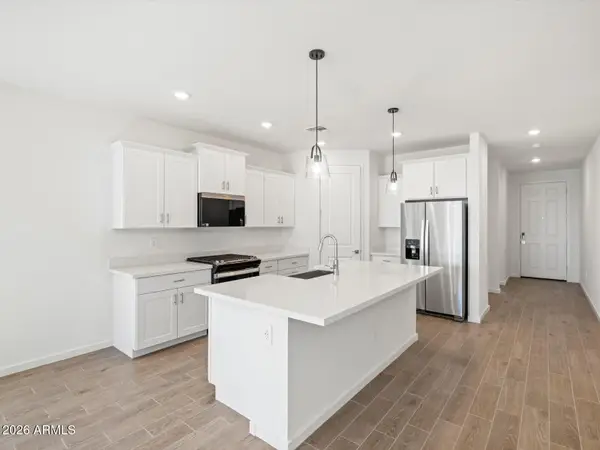 33100 N Noir Drive, San Tan Valley, AZ 85143