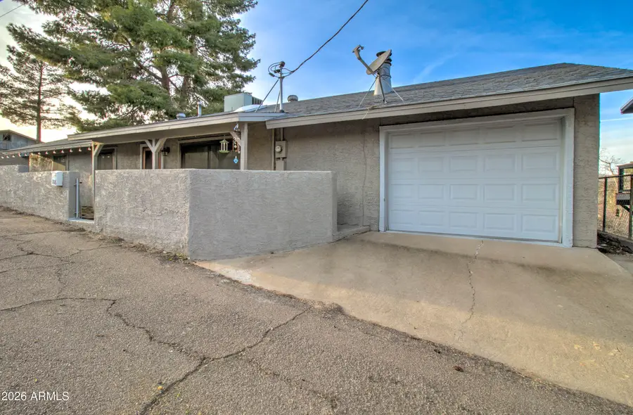 186 E Kelly Street, Miami, AZ 85539 - #2