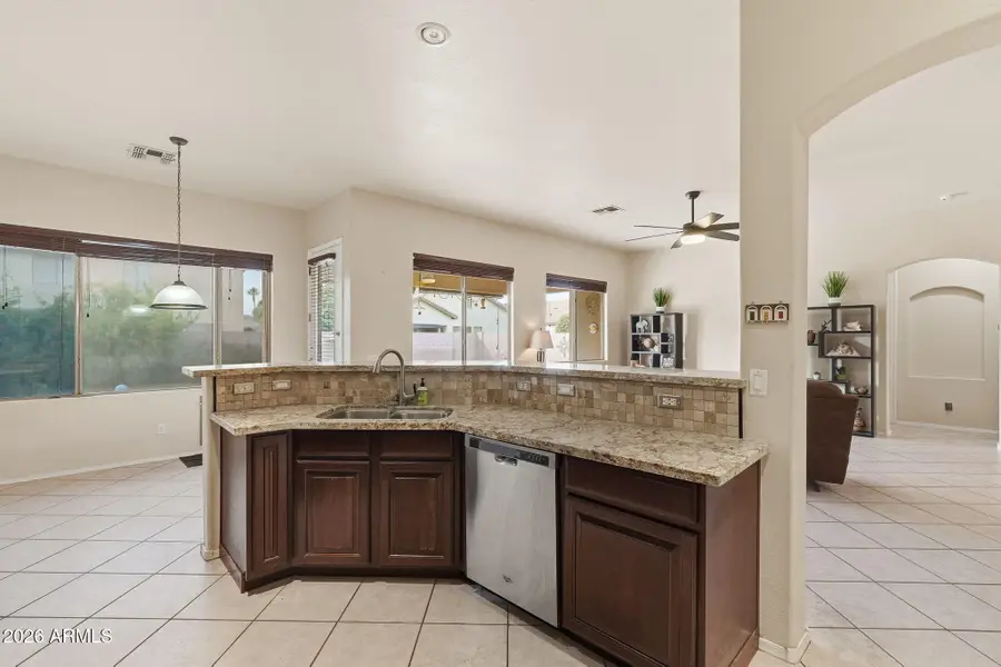 6130 S Kimberlee Way, Chandler, AZ 85249 - Image #2