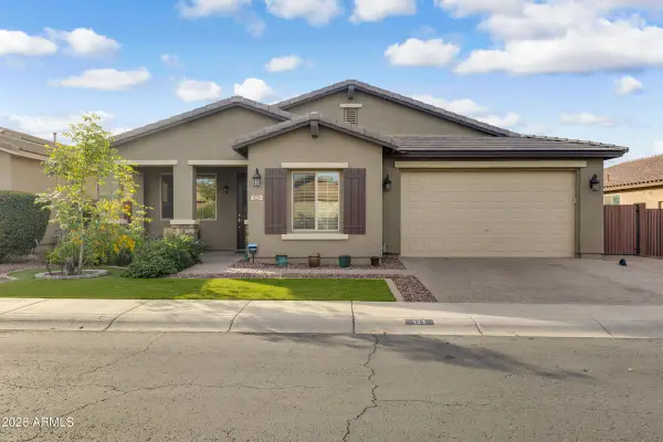 123 W Winterberry Avenue, Queen Creek, AZ 85140