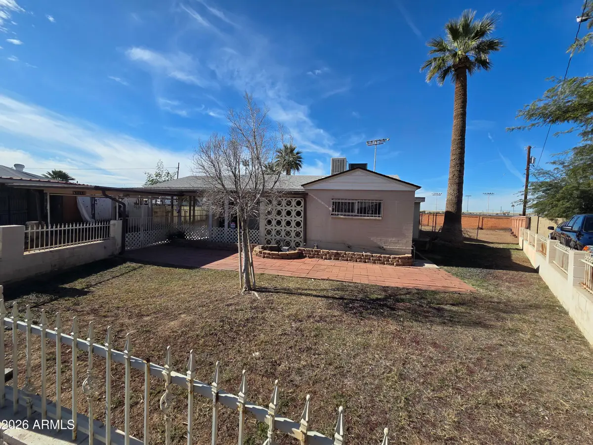 3237 W Pierce Street, Phoenix, AZ 85009 - Image #1