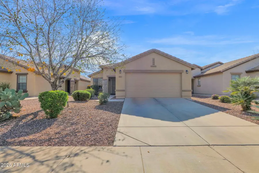 915 W Desert Seasons Drive, San Tan Valley, AZ 85143 - Image #2