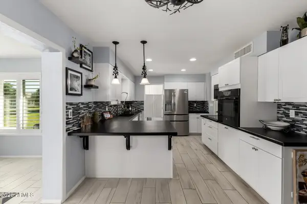 10502 W Roundelay Circle, Sun City, AZ 85351