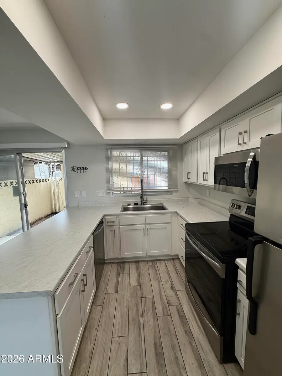 6678 N 43rd Avenue, Glendale, AZ 85301 - Image #2