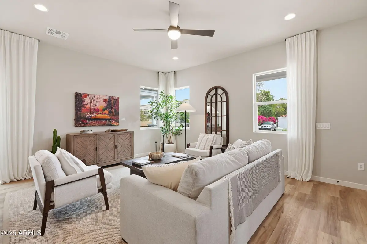 109 W Willo Court, Phoenix, AZ 85003 - Image #1