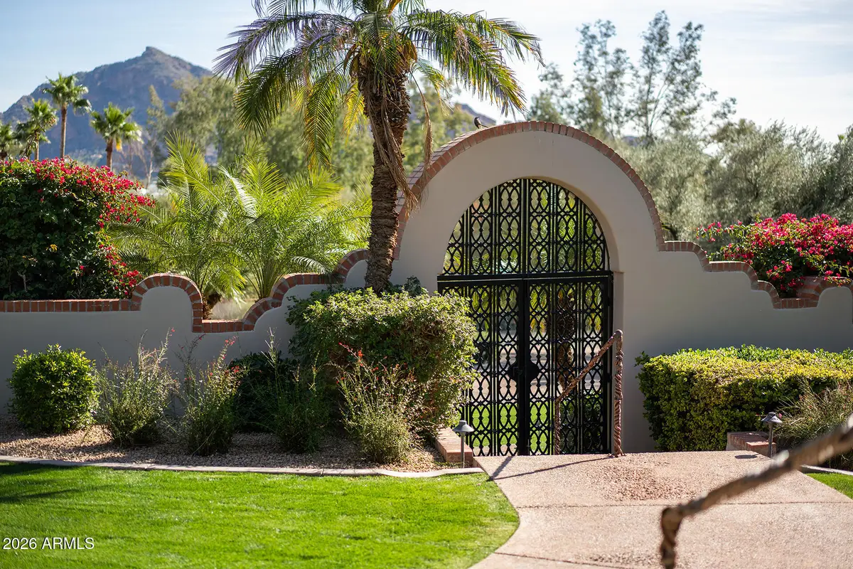 7224 N Lakeside Lane, Paradise Valley, AZ 85253 - Image #1