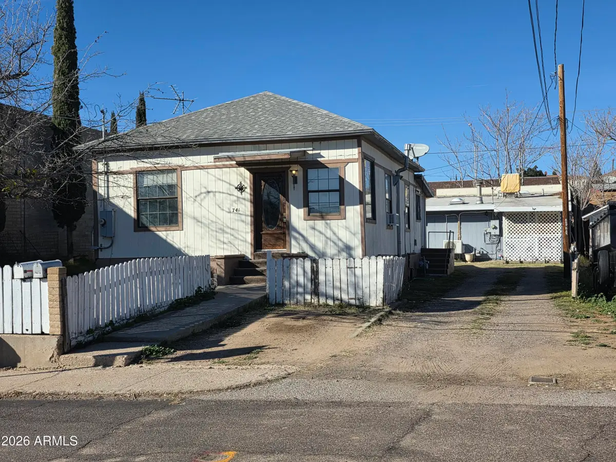 741 E Monroe Street, Globe, AZ 85501 - #1