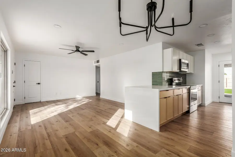 637 N Sunset Drive, Chandler, AZ 85225 - #2