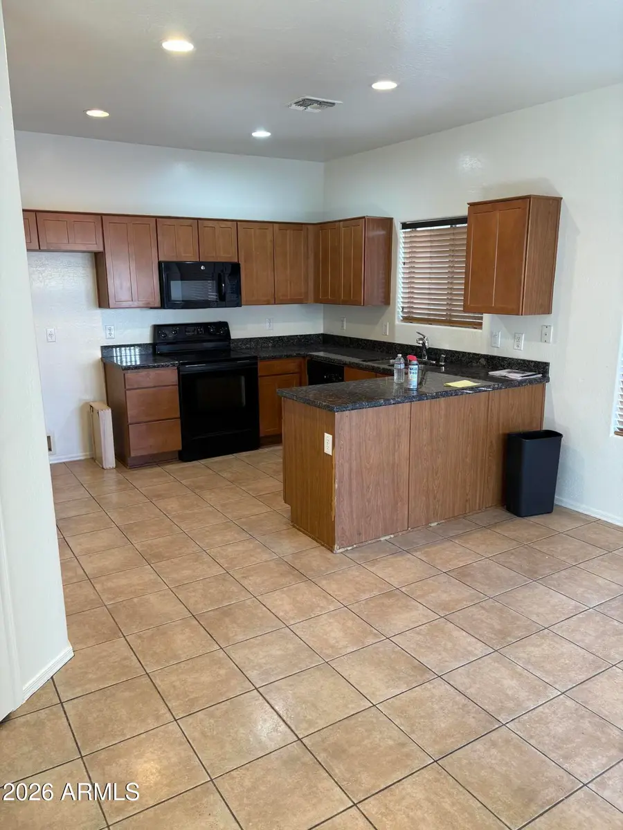 5186 W Desert Hills Drive W, Glendale, AZ 85304 - Image #2