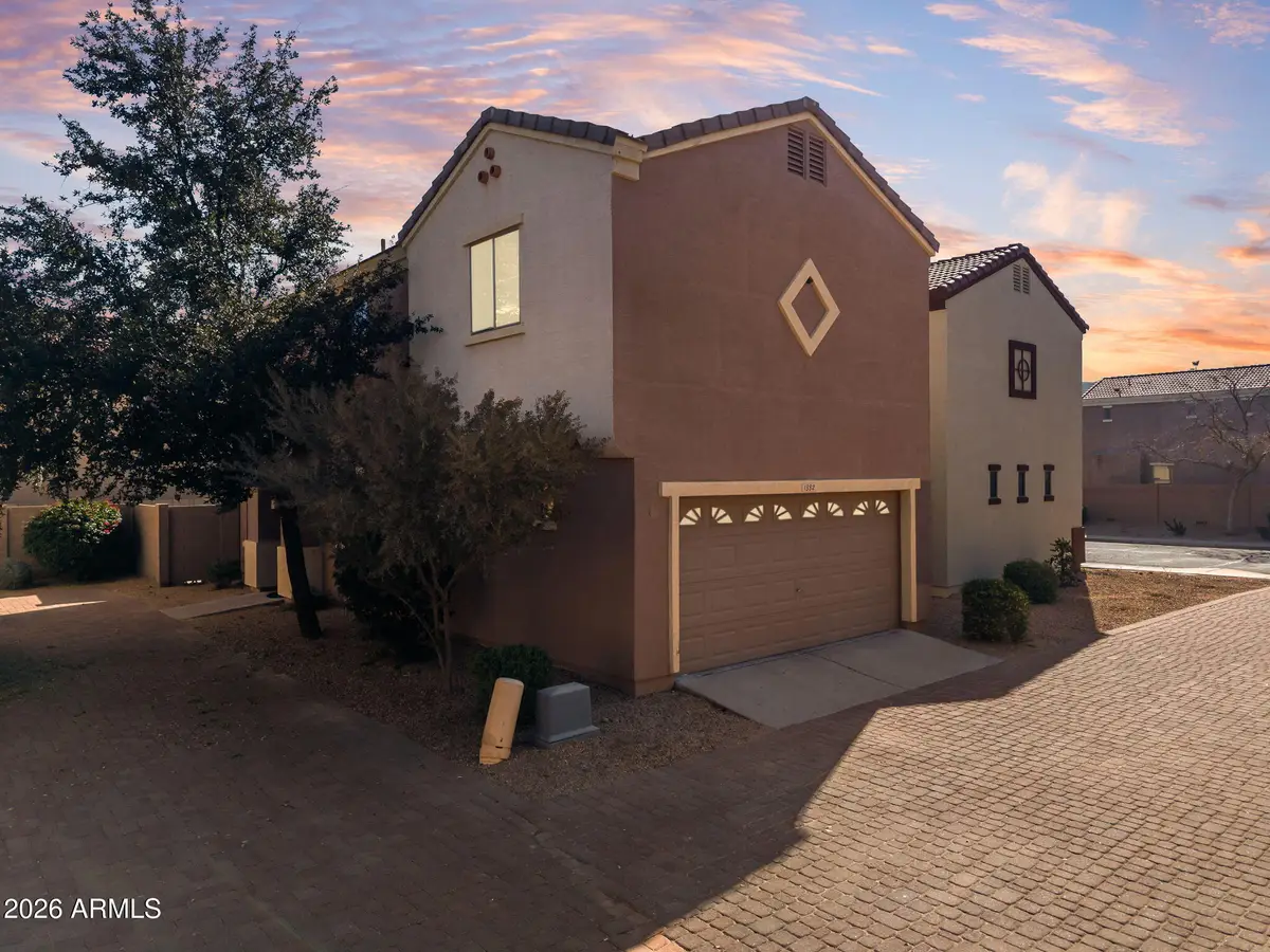 1332 E Dunbar Drive, Phoenix, AZ 85042 - Image #1