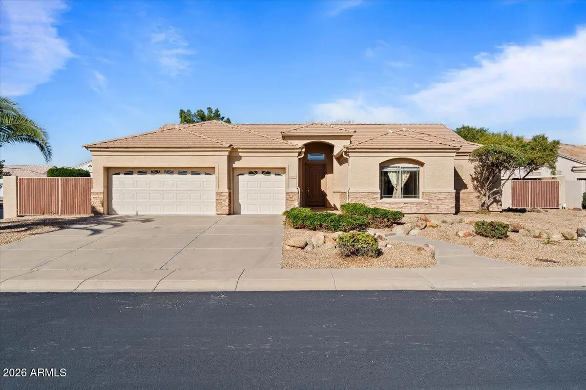 4662 W Fallen Leaf Lane, Glendale, AZ 85310 - Image #1