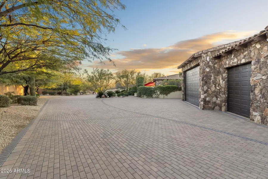 8449 E Dixileta Drive, Scottsdale, AZ 85266 - Image #3