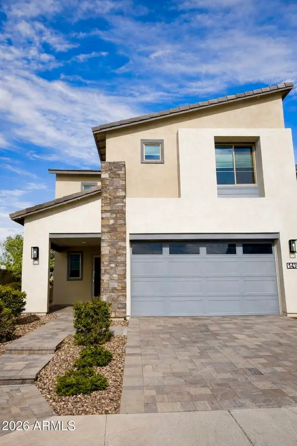 1418 E Blue Spruce Lane, Gilbert, AZ 85298