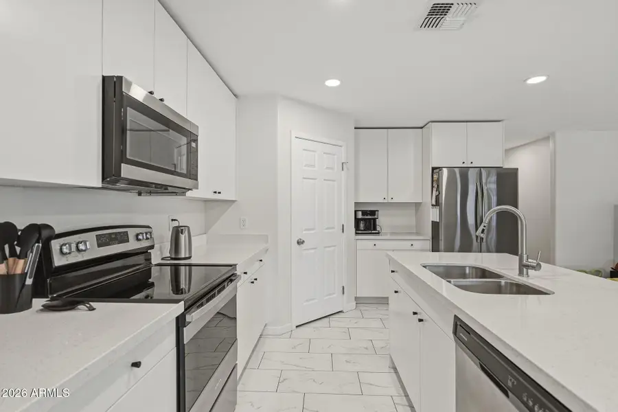 8042 S Calle Moctezuma --, Tempe, AZ 85283 - #3