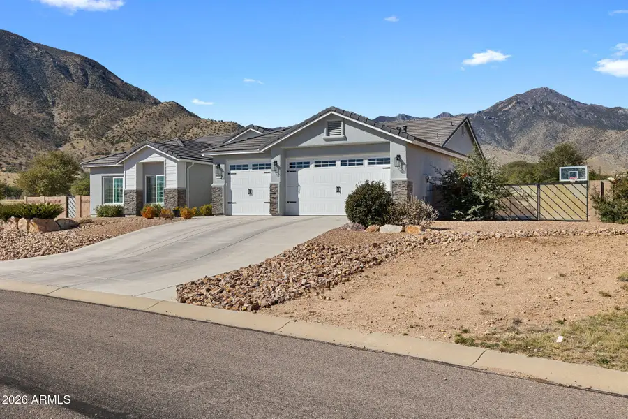 6450 E Saddlehorn Circle, Hereford, AZ 85615 - #3